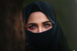 Pourquoi des femmes choisissent de porter le voile