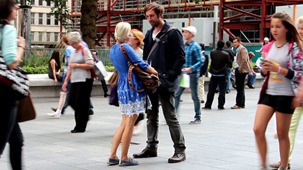 aborder une fille dans la rue