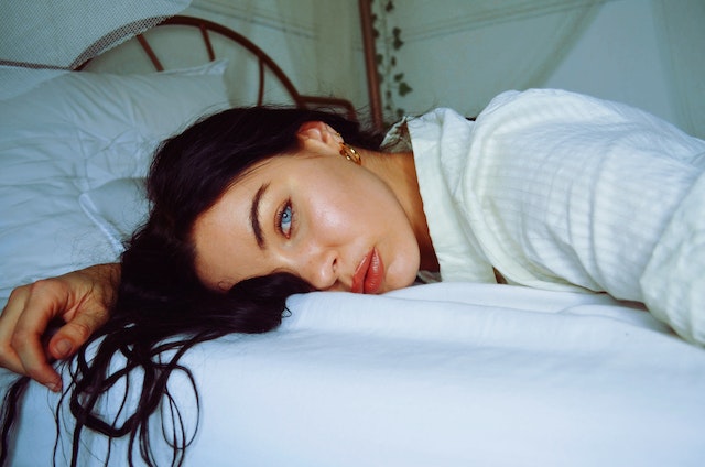 belle femme inacessible