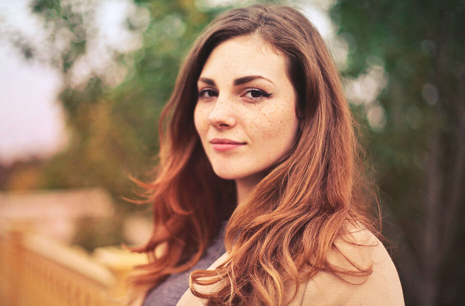 femme-distante